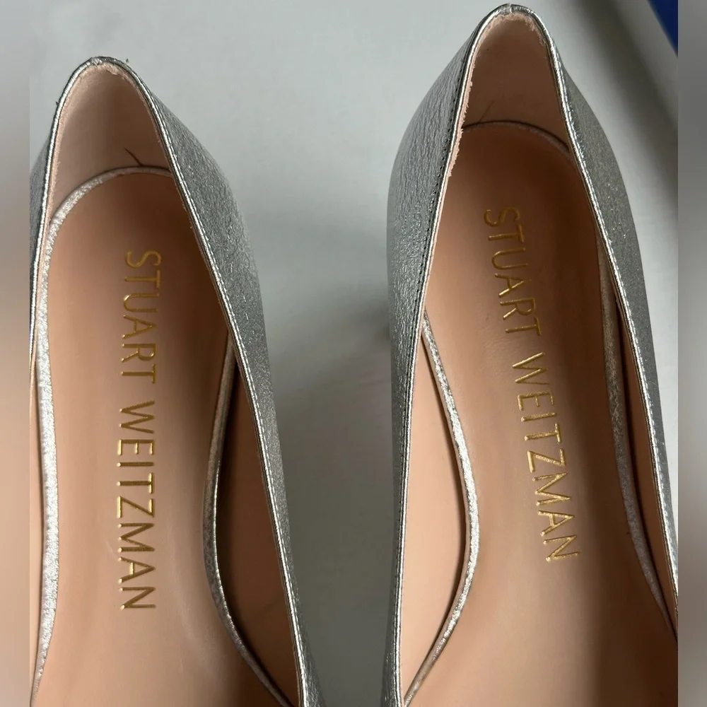 Stuart Weitzman Anicia Metallic Silver Leather Pumps Gold Logo Size 7.5 - Picture 15 of 16